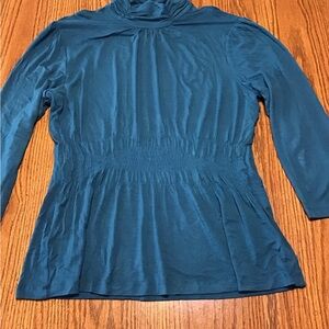 NWT Women’s size large simply French Teal Top